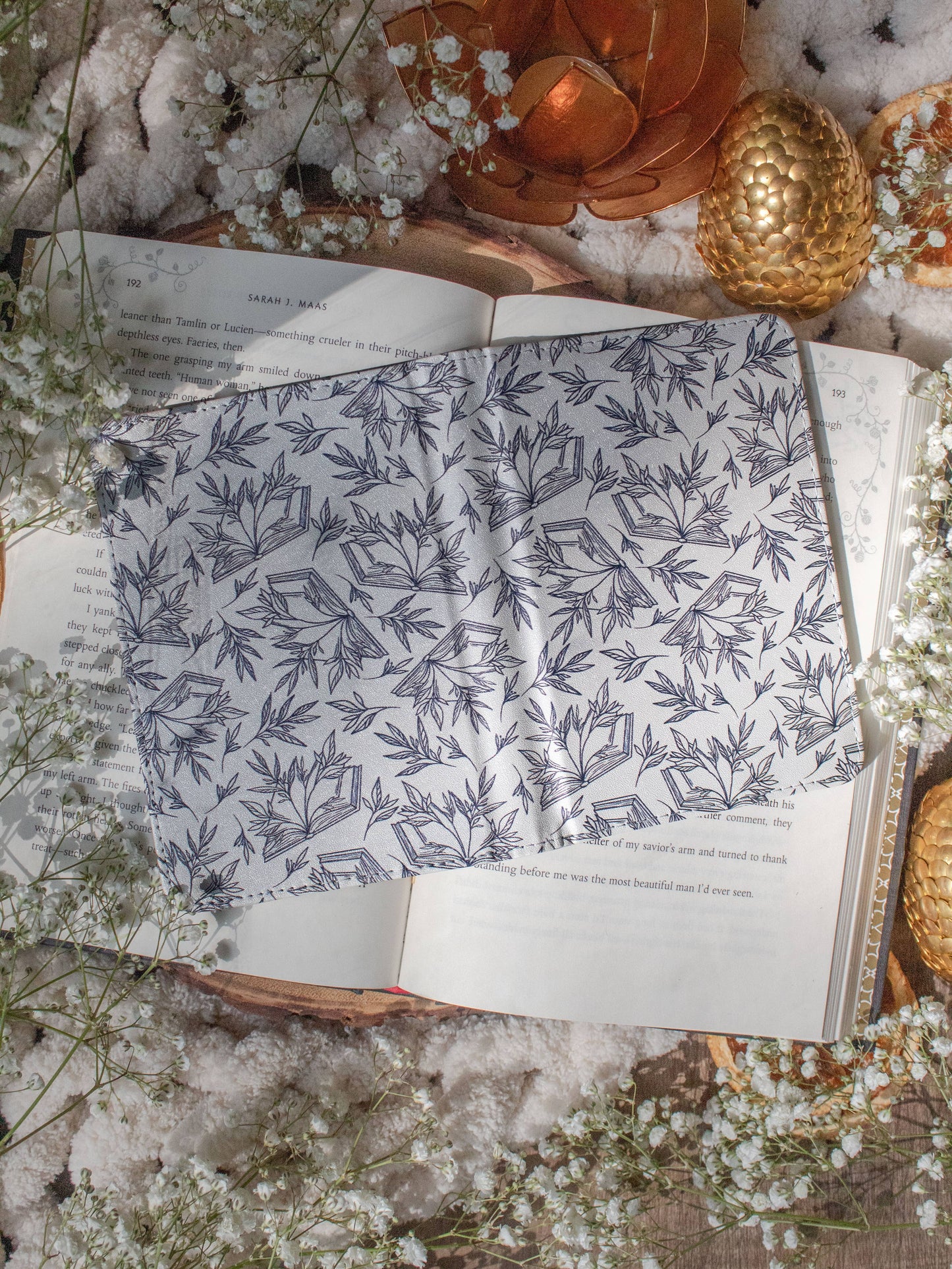 Porcelain Books Kindle Case for a 6.8" Kindle Paperwhite 11 generation