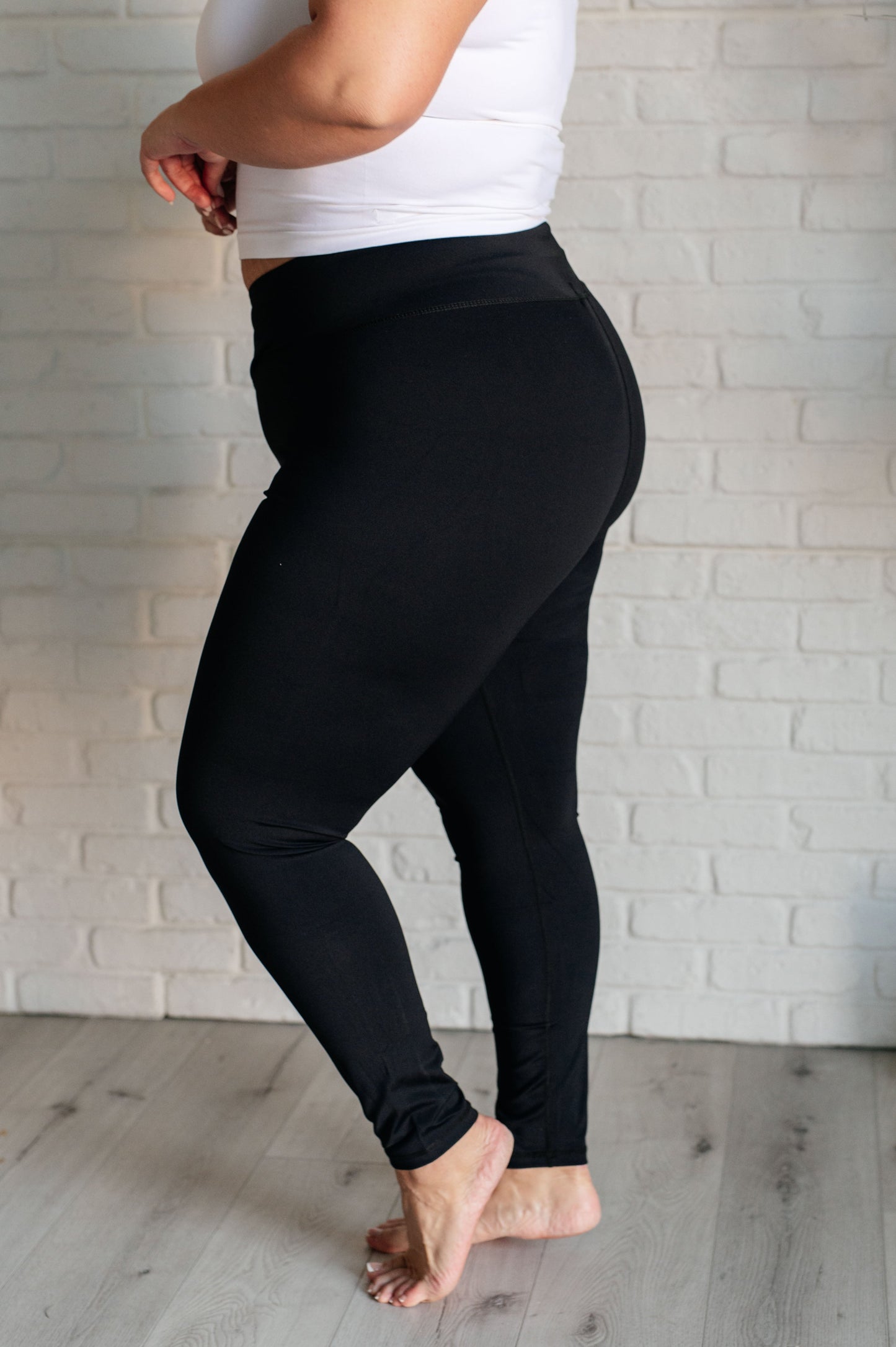 Do The Most V Front Leggings - Simply Graced Mama