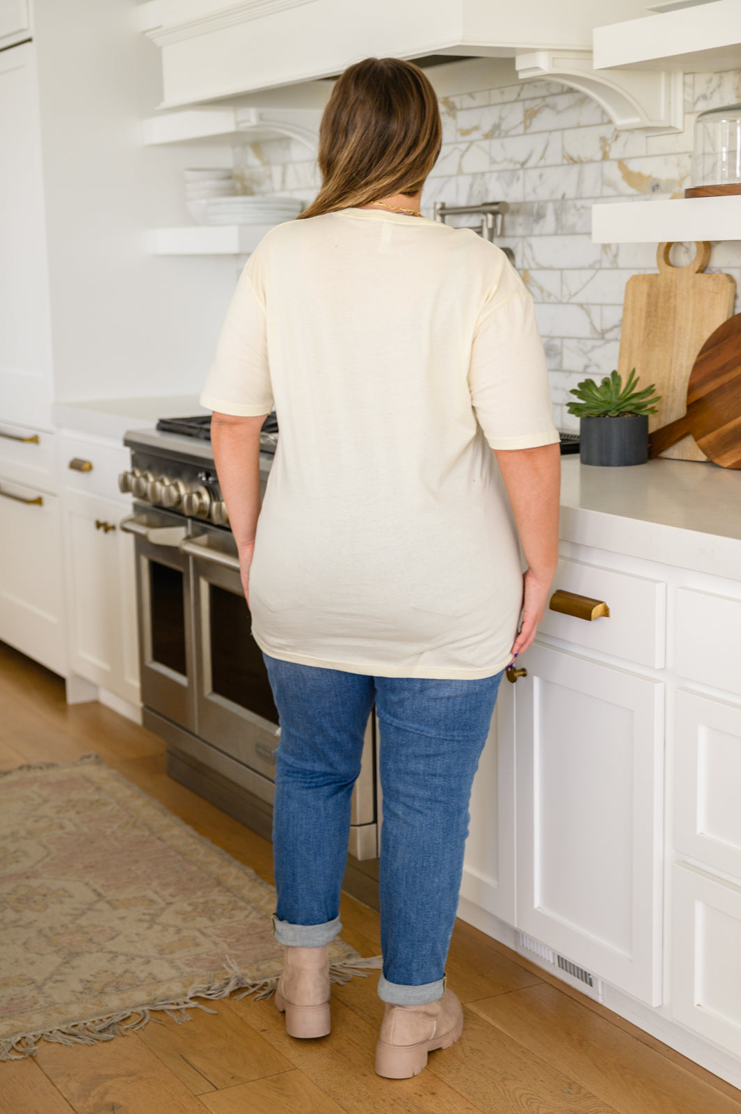 Here For The Pie Graphic T-Shirt In Cream - Simply Graced Mama