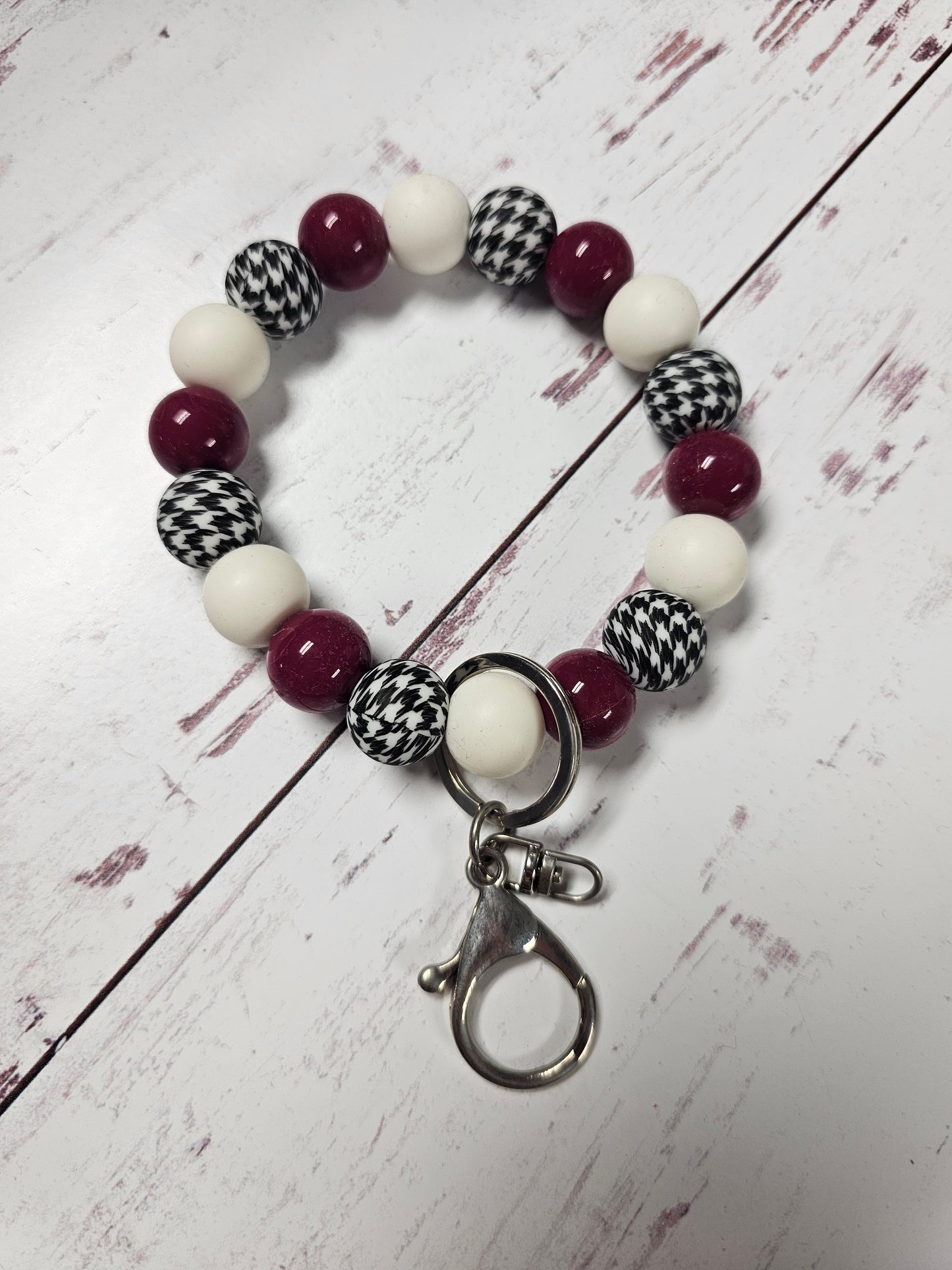 Black, White, & Berry Houndstooth Beaded Wristlet