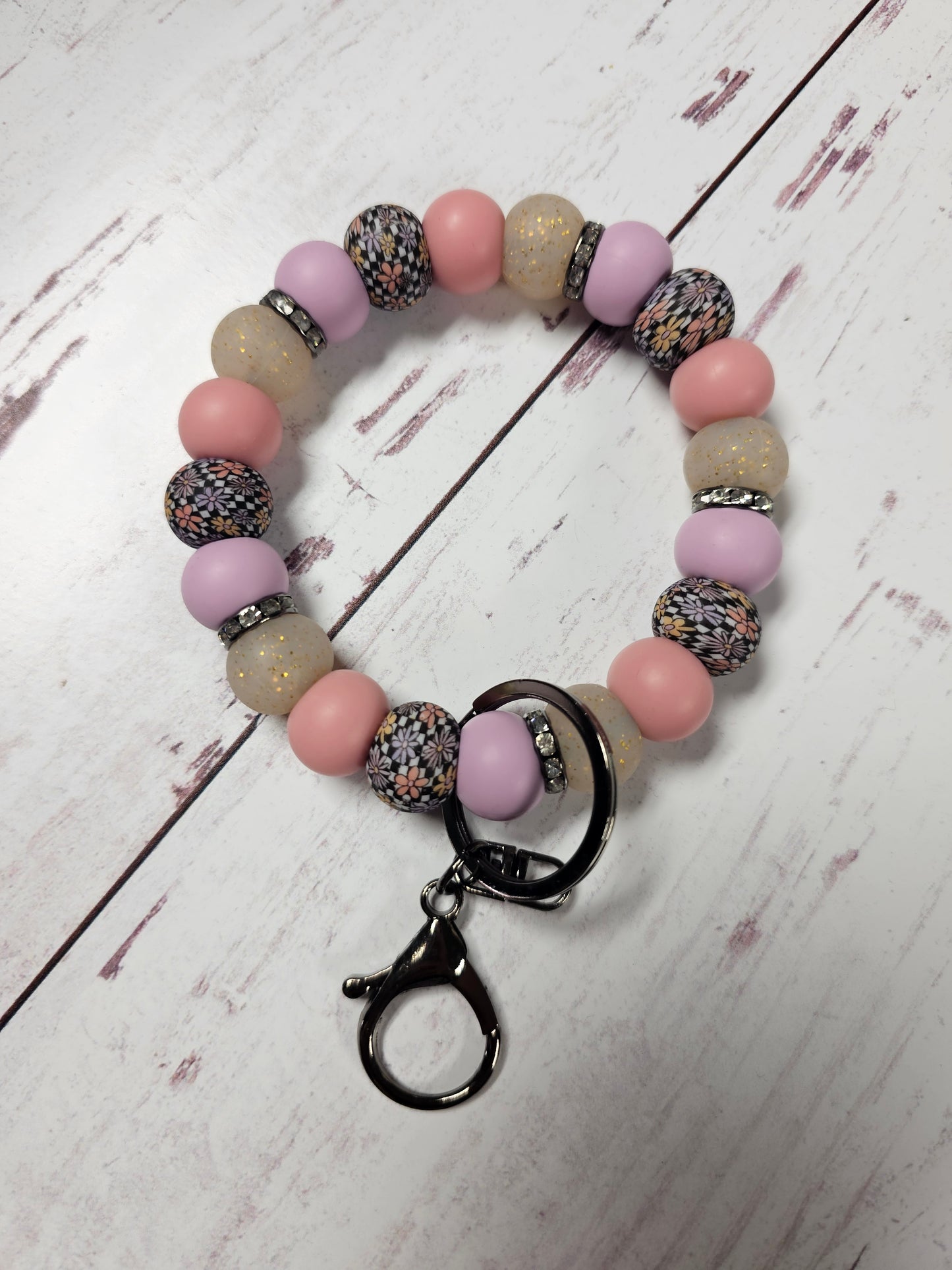 Retro Flowers Beaded Wristlet